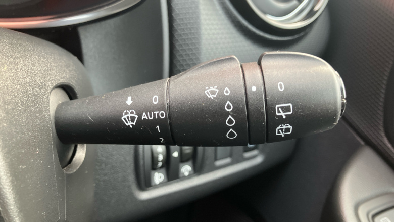 Renault Clio 1.5 dCi 90 Dynamique S Nav 5dr Auto Diesel Hatchback